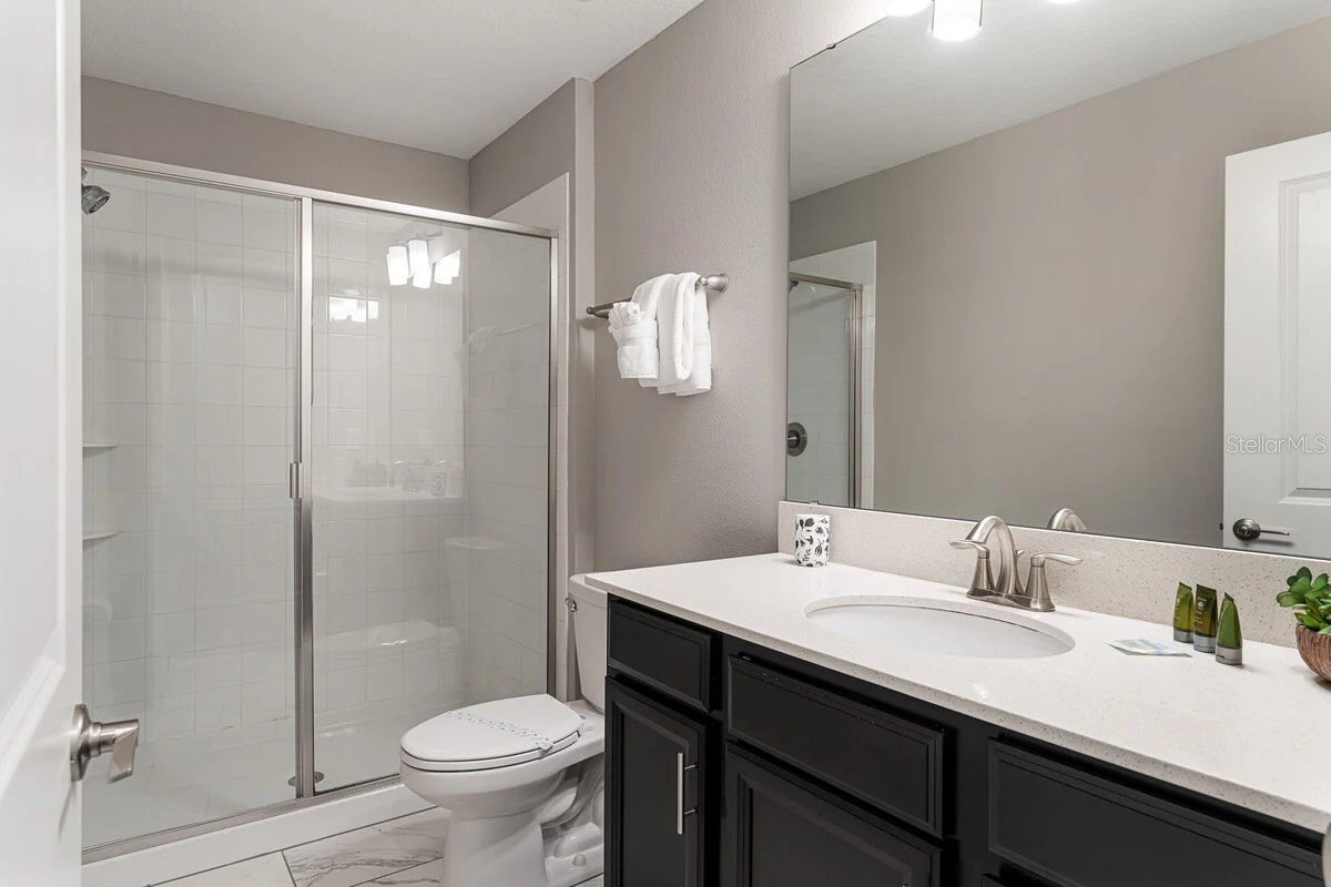 Slide show image of the Orlando Florida Home for Sale 29