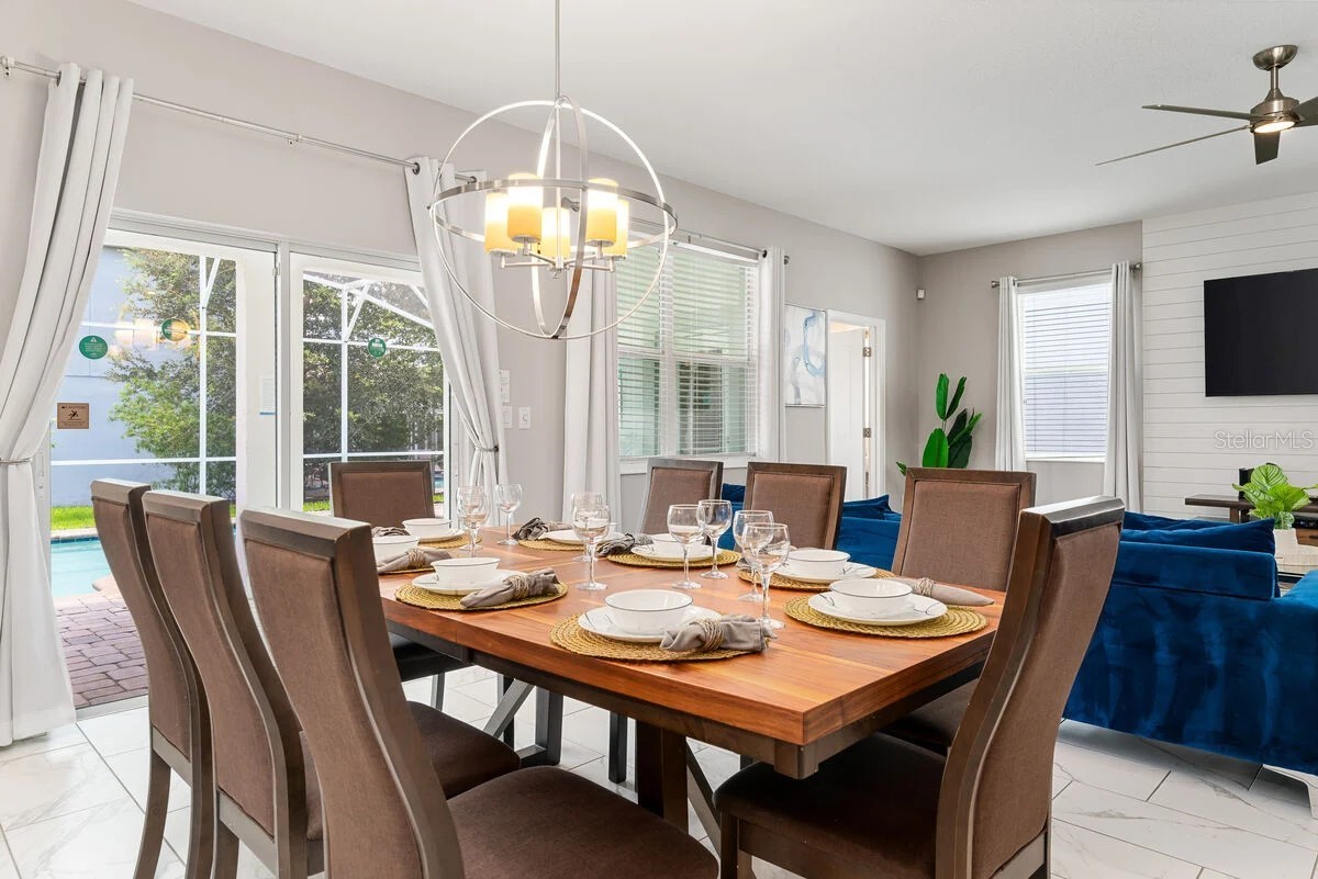 Slide show image of the Orlando Florida Home for Sale 34