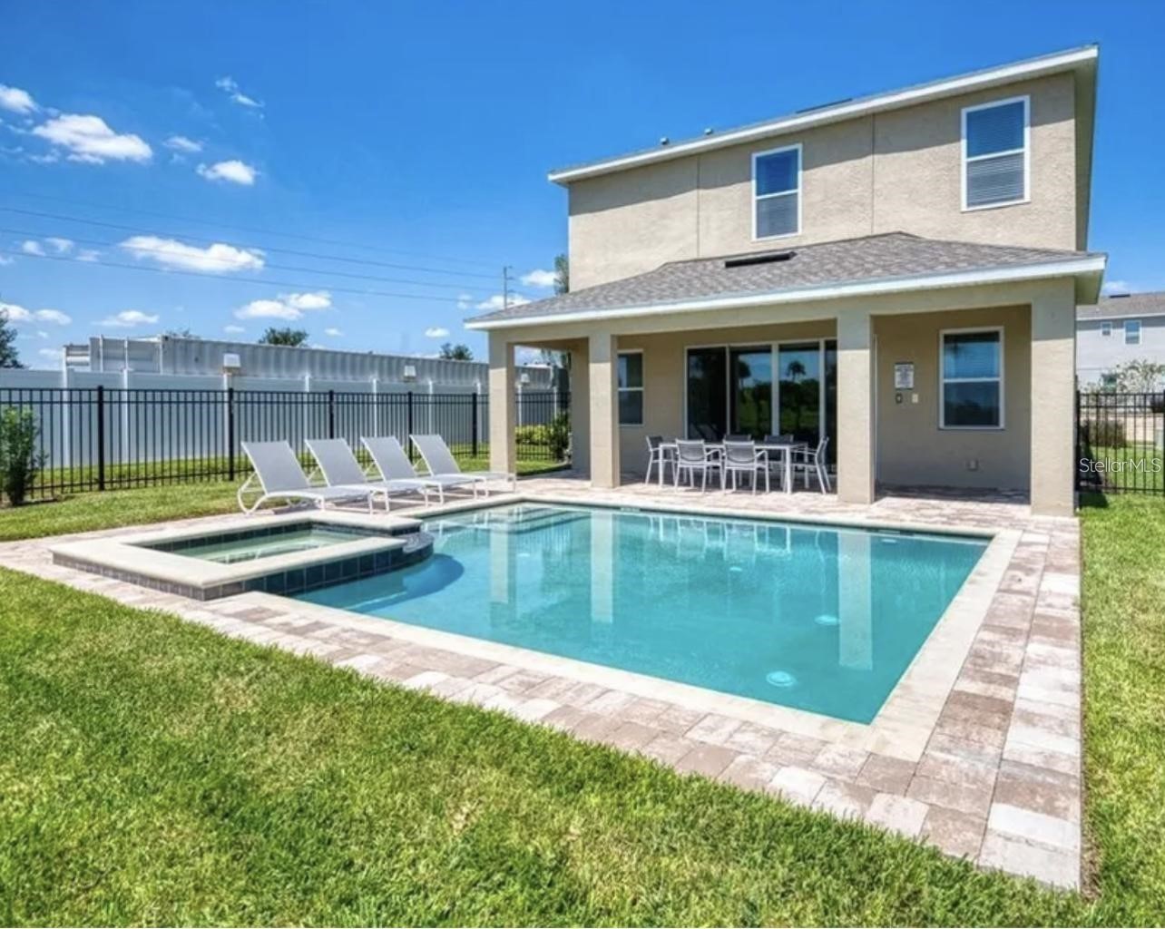 Slide show image of the Orlando Florida Home for Sale 14