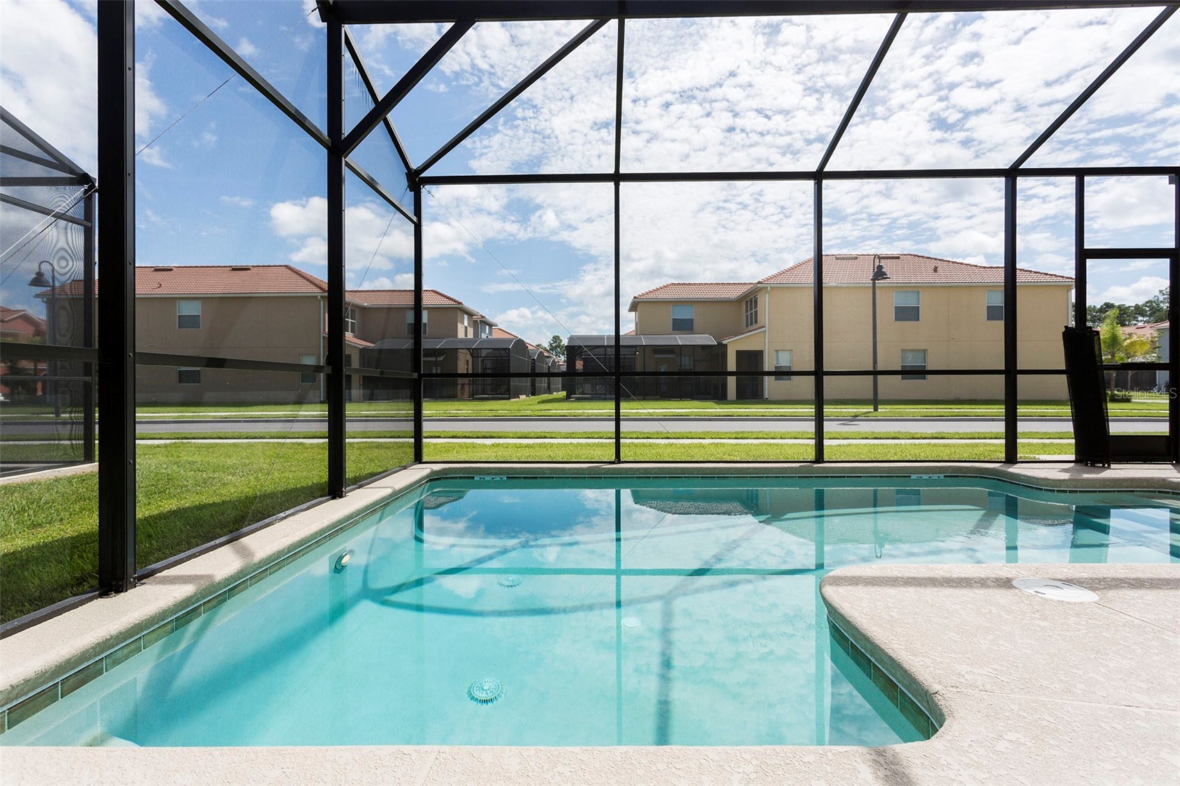Slide show image of the Orlando Florida Home for Sale 20