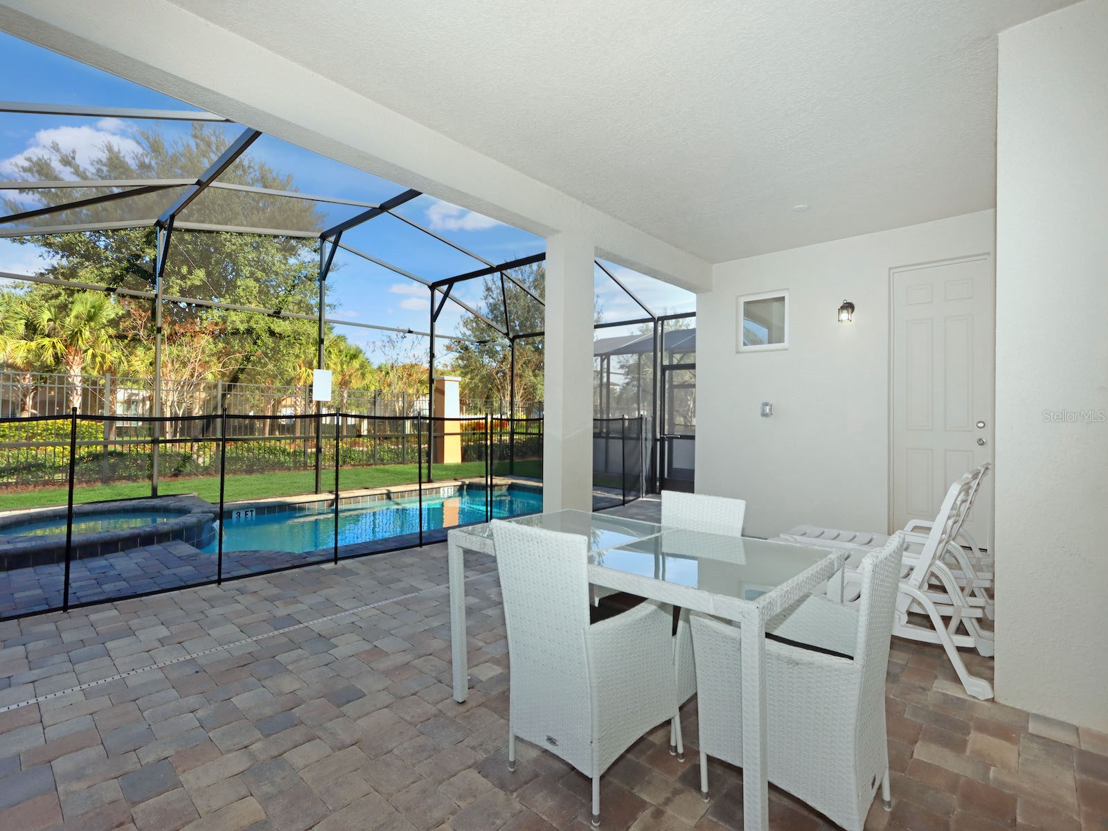 Slide show image of the Orlando Florida Home for Sale 14