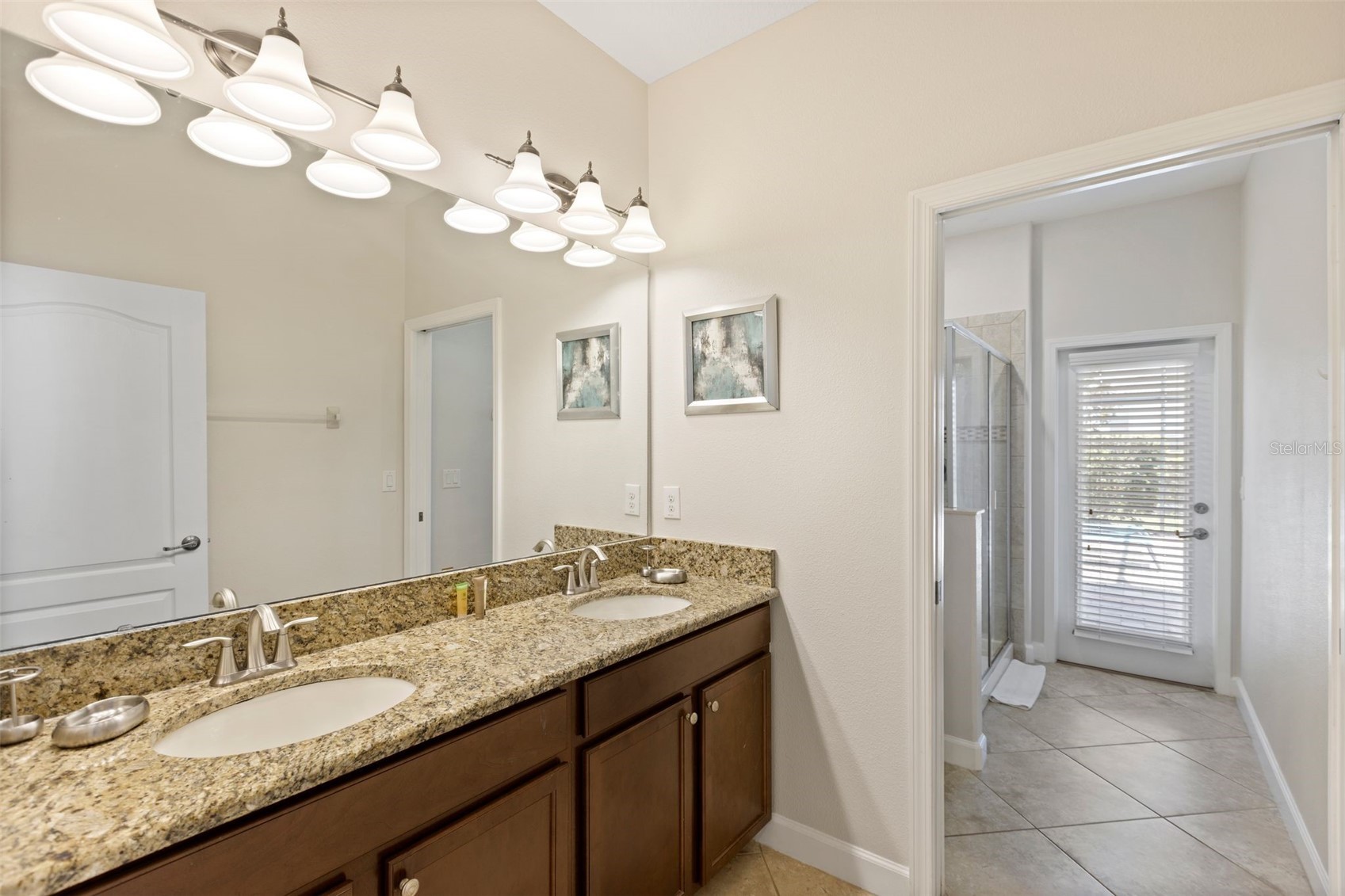 Slide show image of the Orlando Florida Home for Sale 42