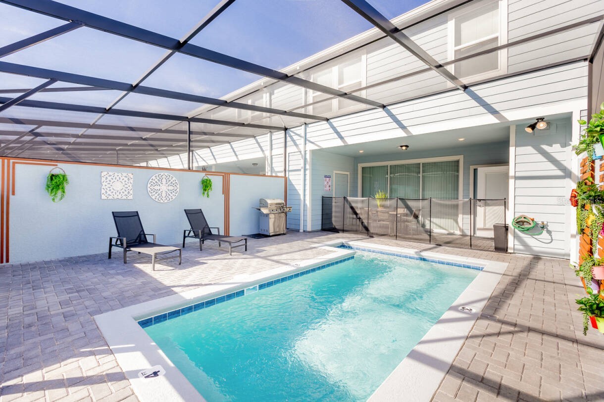 Slide show image of the Orlando Florida Home for Sale 33