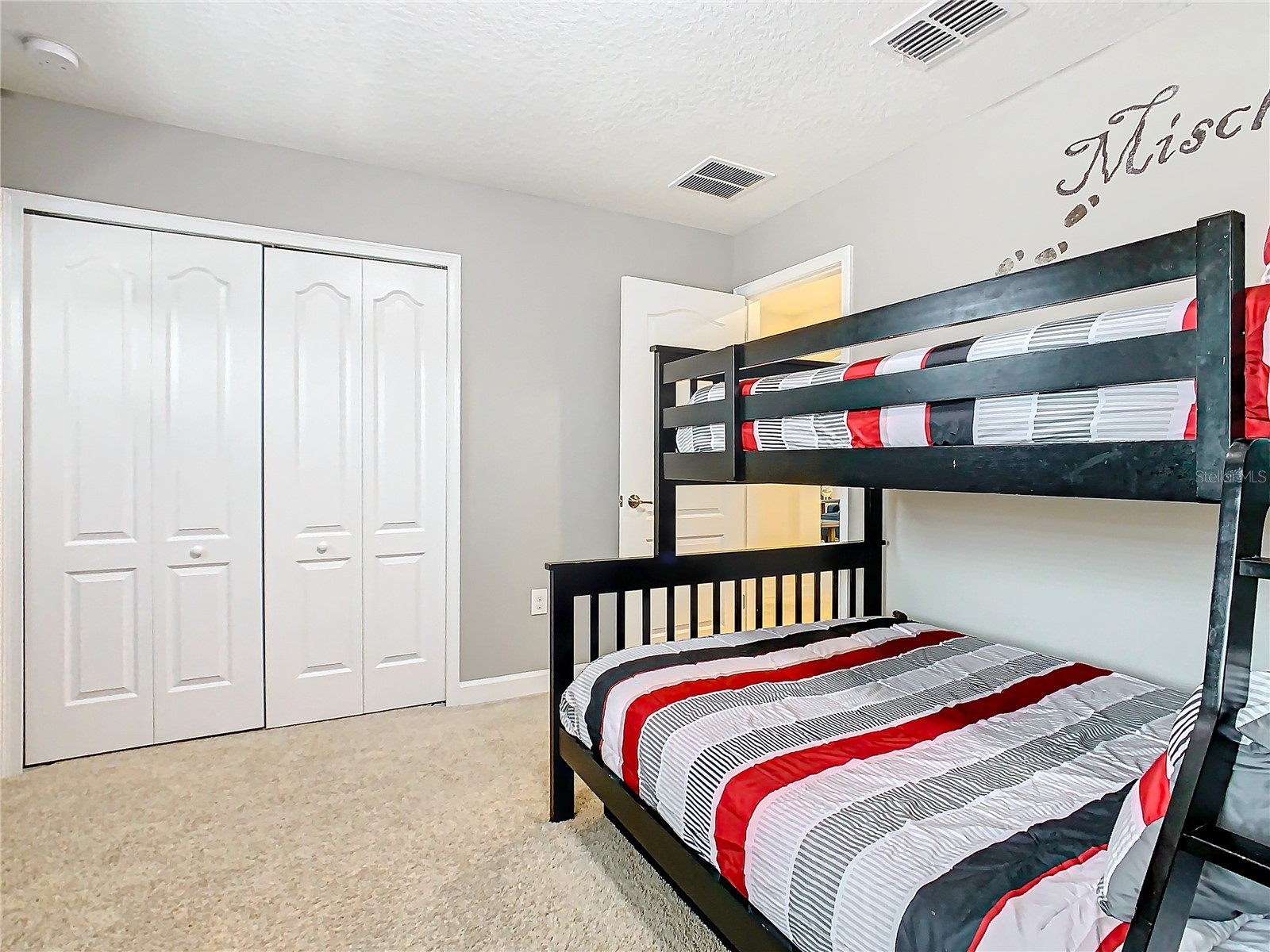 Slide show image of the Orlando Florida Home for Sale 19
