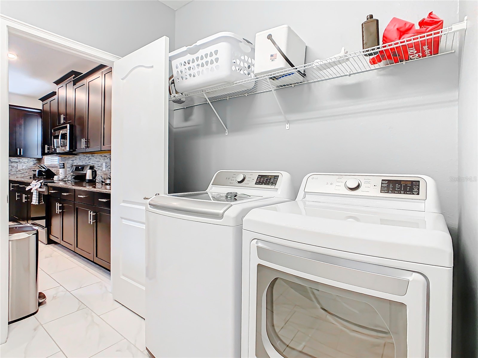 Slide show image of the Orlando Florida Home for Sale 38