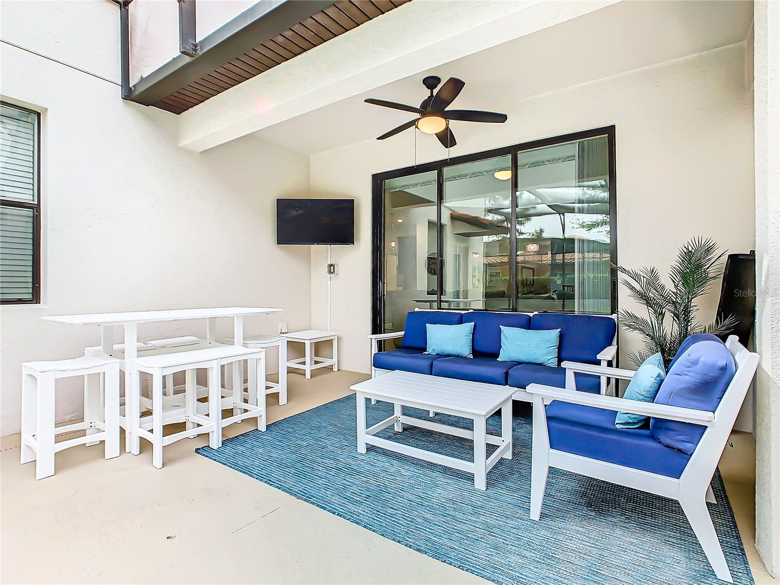 Slide show image of the Orlando Florida Home for Sale 41