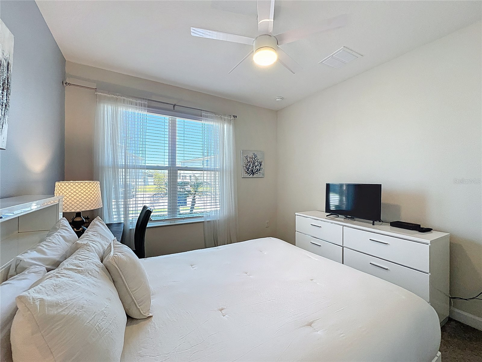 Slide show image of the Orlando Florida Home for Sale 26