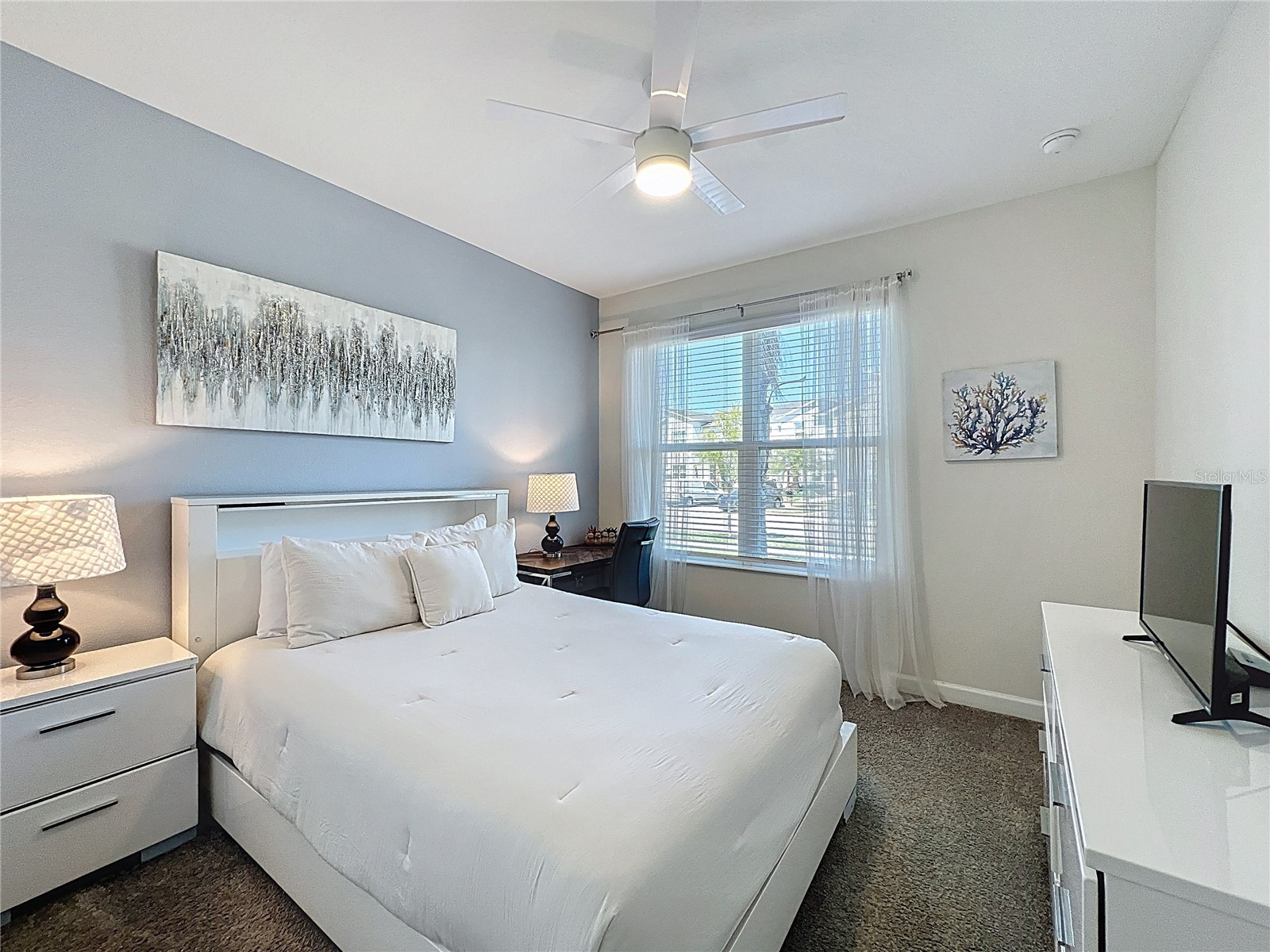 Slide show image of the Orlando Florida Home for Sale 27
