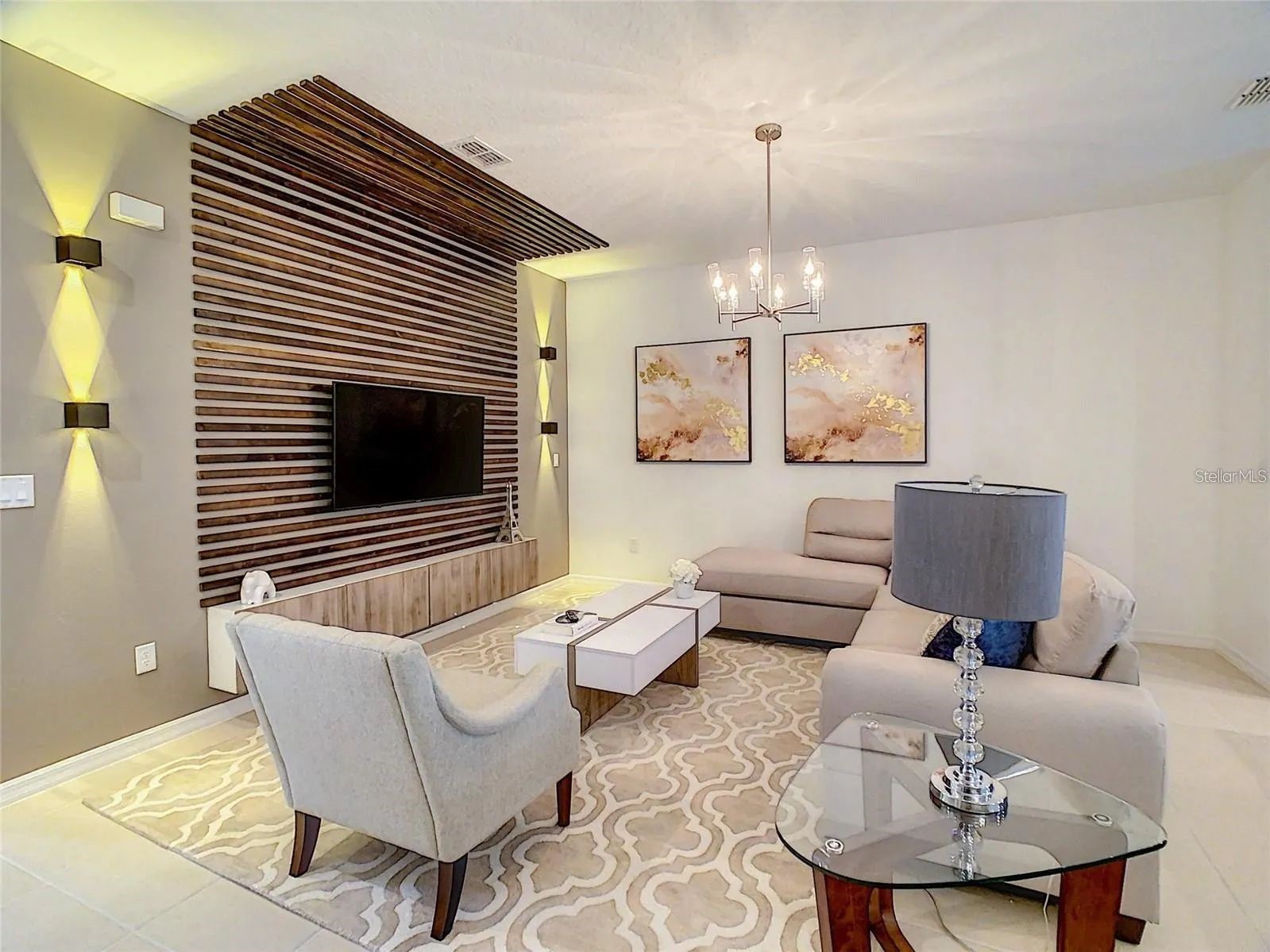 Slide show image of the Orlando Florida Home for Sale 13