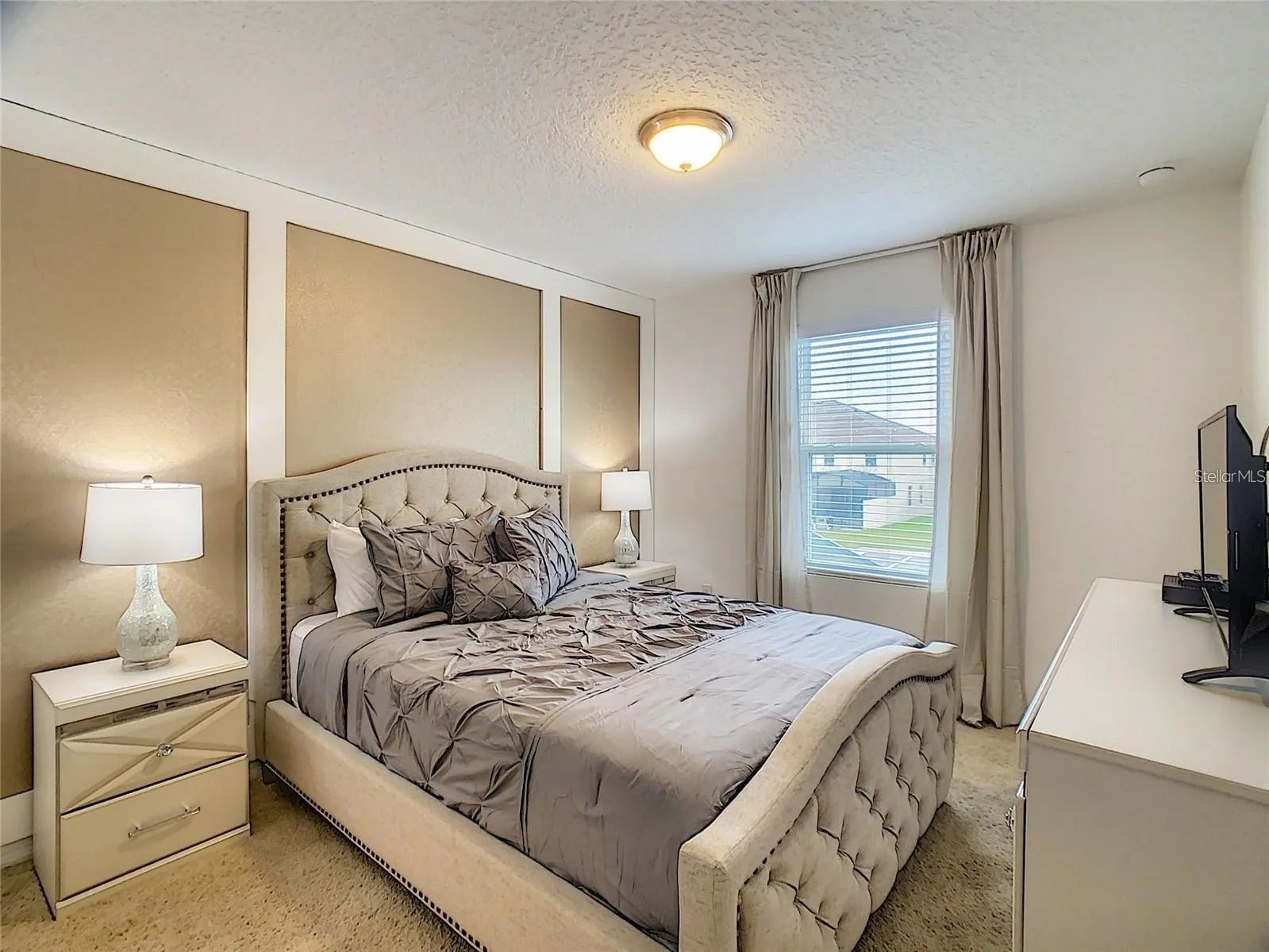 Slide show image of the Orlando Florida Home for Sale 24