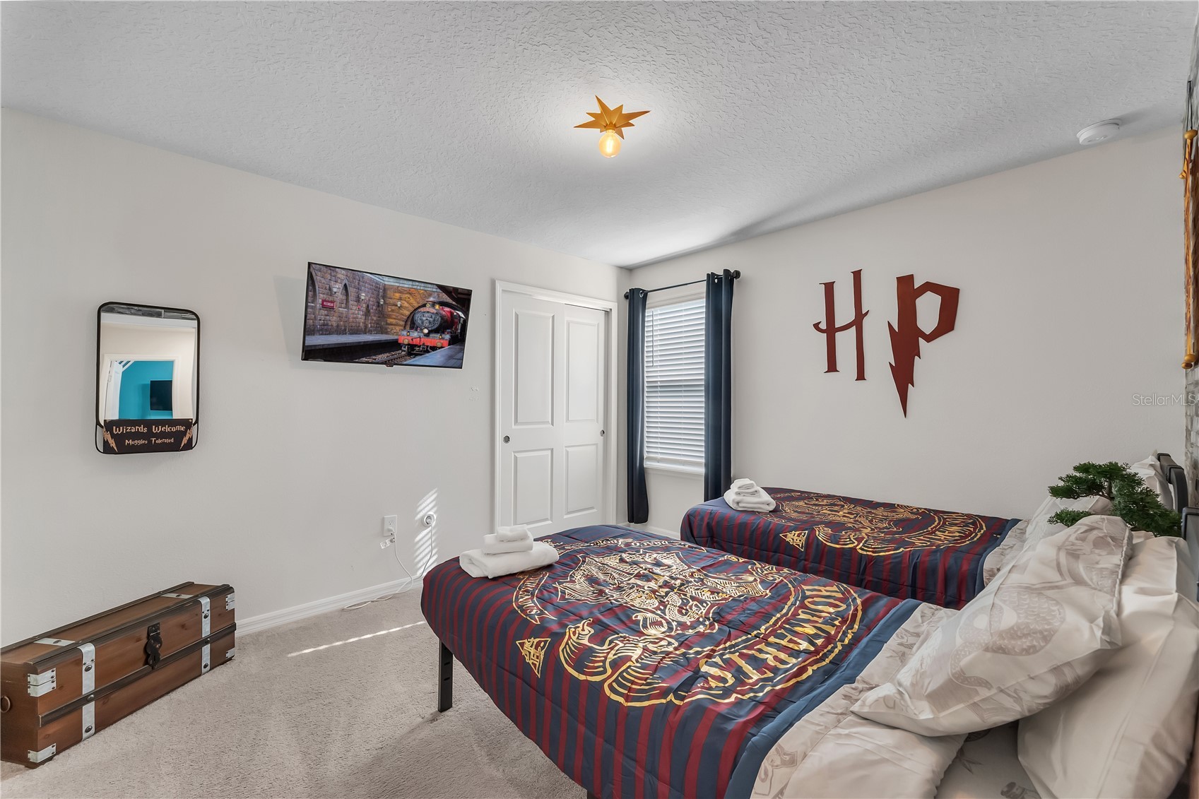 Slide show image of the Orlando Florida Home for Sale 24