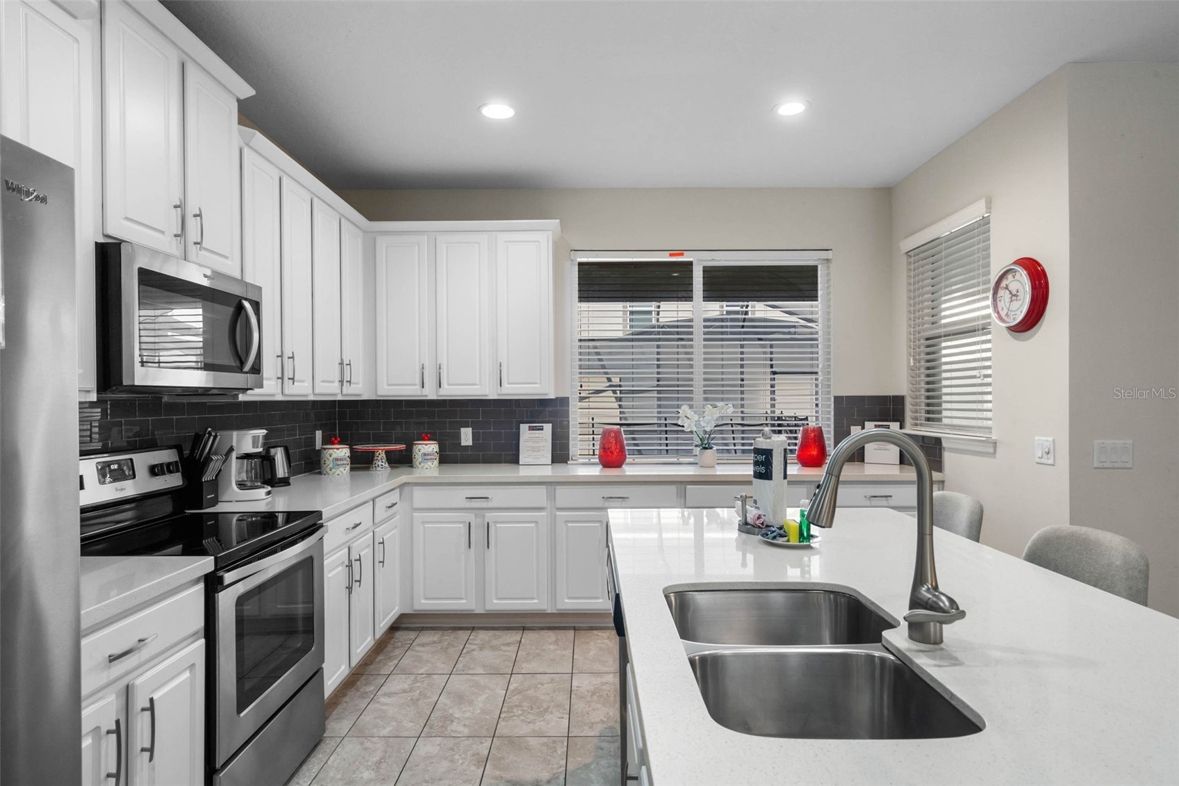 Slide show image of the Orlando Florida Home for Sale 12
