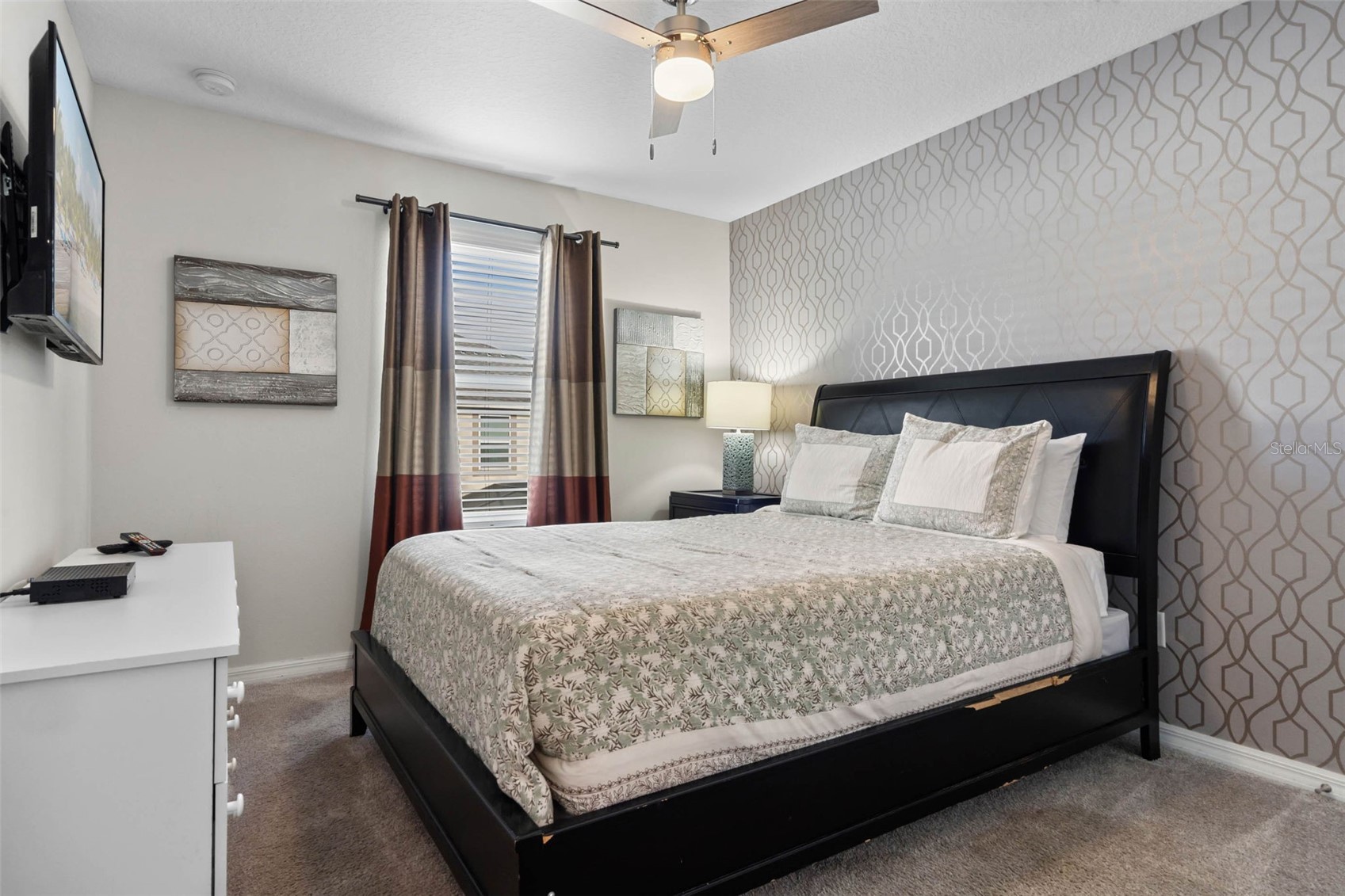 Slide show image of the Orlando Florida Home for Sale 21