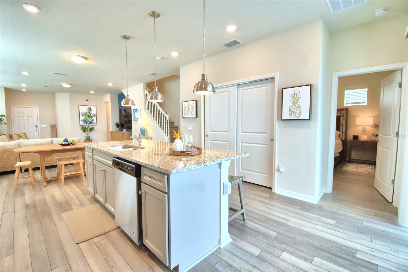 Slide show image of the Orlando Florida Home for Sale 24