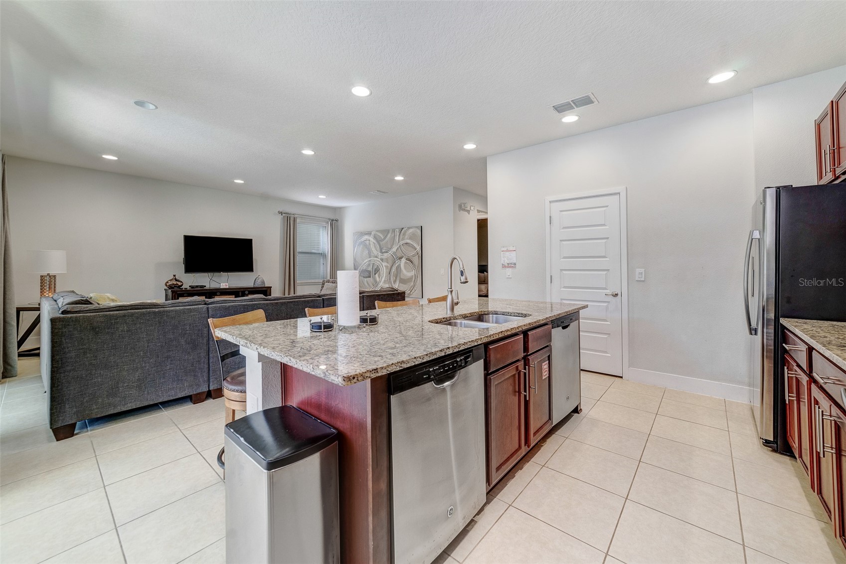 Slide show image of the Orlando Florida Home for Sale 13