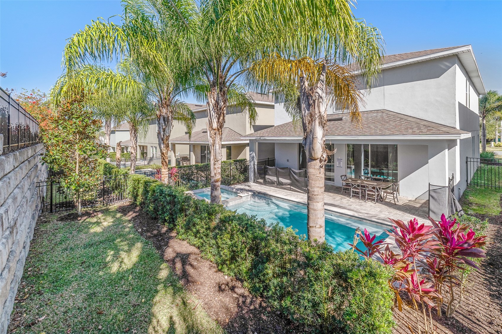 Slide show image of the Orlando Florida Home for Sale 25