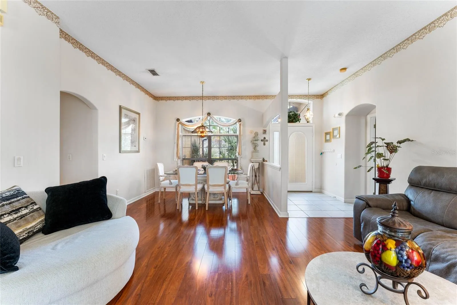 Slide show image of the Orlando Florida Home for Sale 07