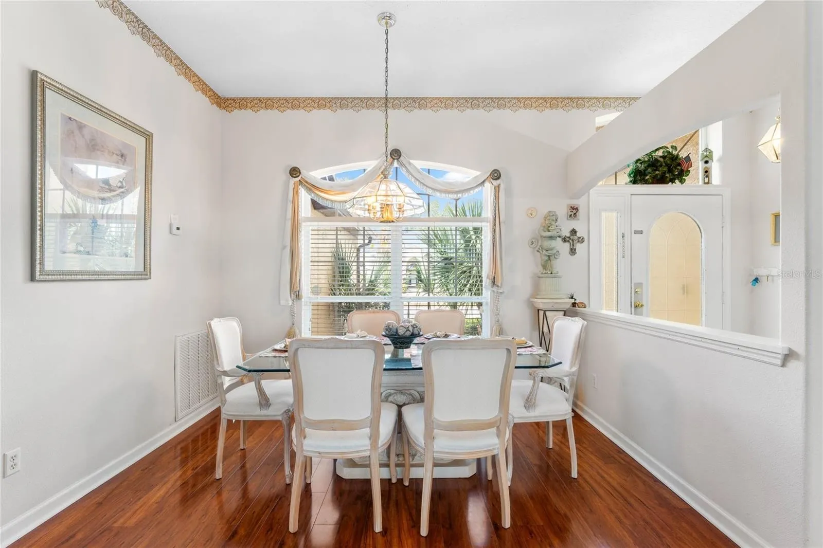 Slide show image of the Orlando Florida Home for Sale 09