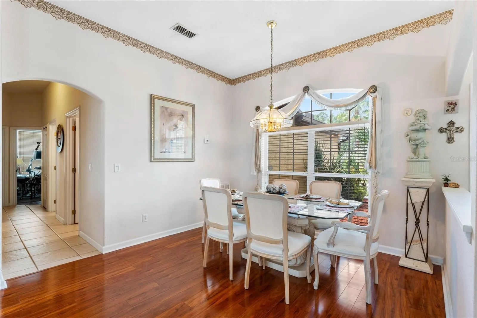 Slide show image of the Orlando Florida Home for Sale 10