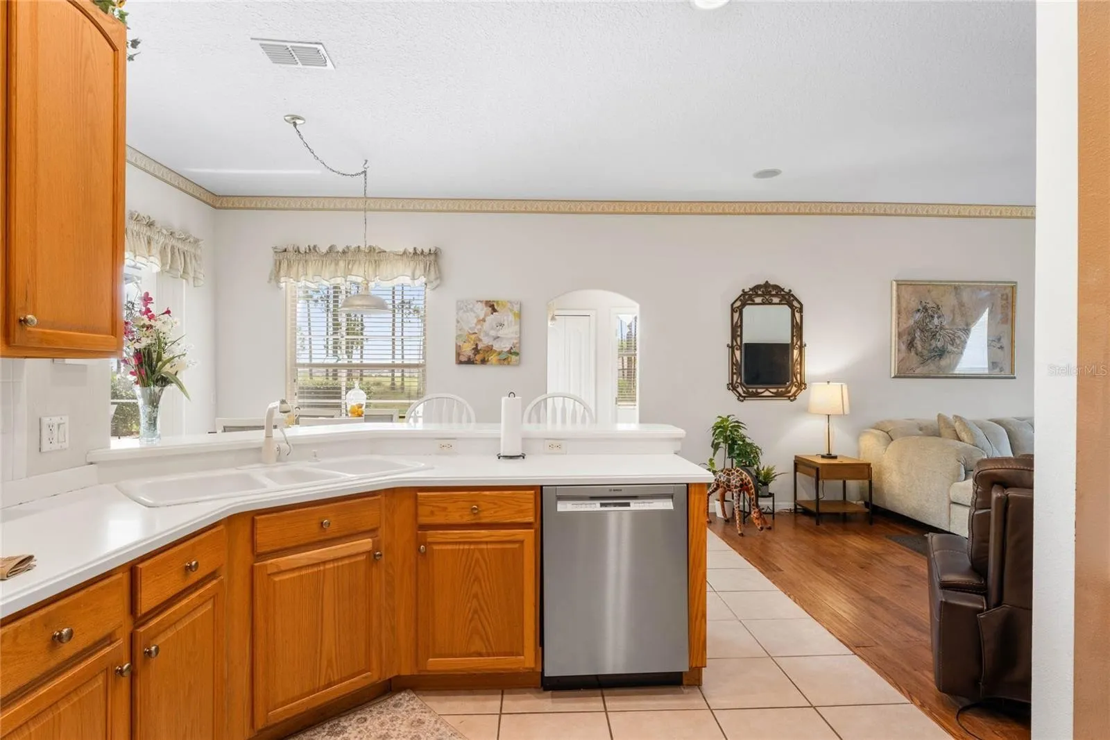 Slide show image of the Orlando Florida Home for Sale 15
