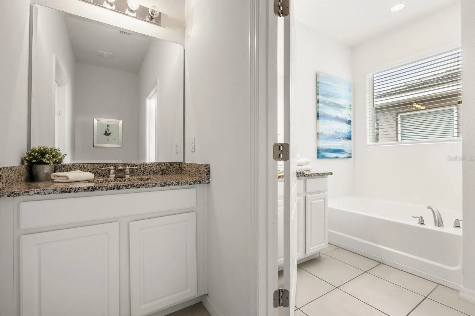 Slide show image of the Orlando Florida Home for Sale 25