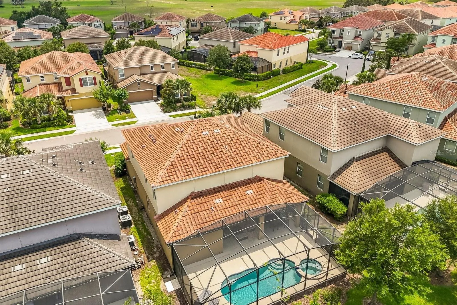Slide show image of the Orlando Florida Home for Sale 32