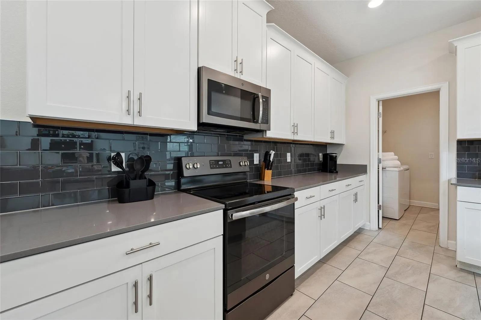 Slide show image of the Orlando Florida Home for Sale 14