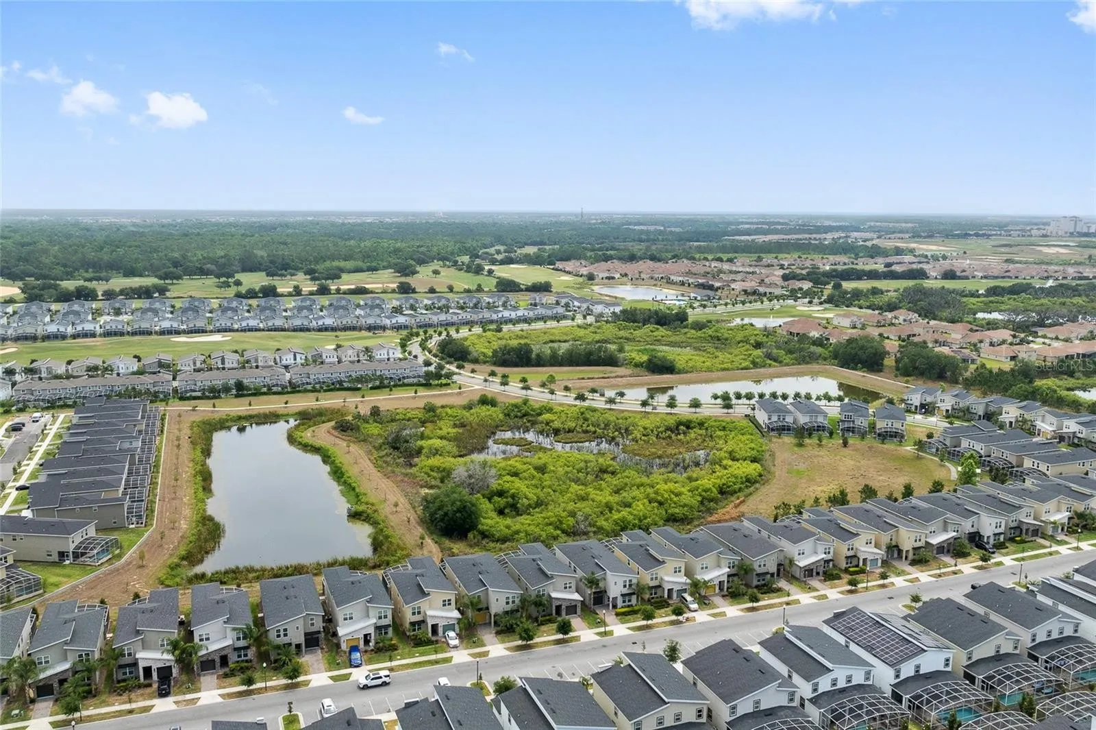Slide show image of the Orlando Florida Home for Sale 46