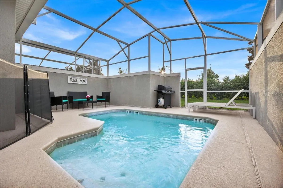 Slide show image of the Orlando Florida Home for Sale 03