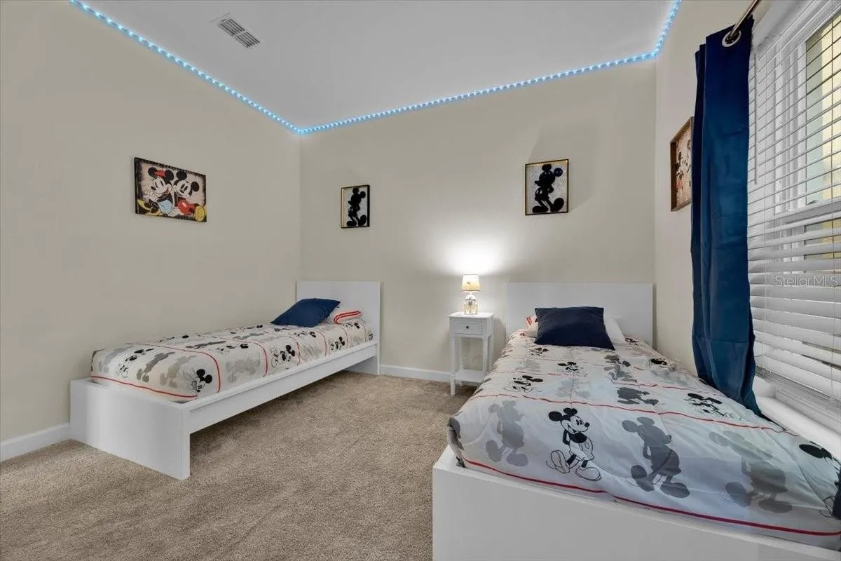 Slide show image of the Orlando Florida Home for Sale 11