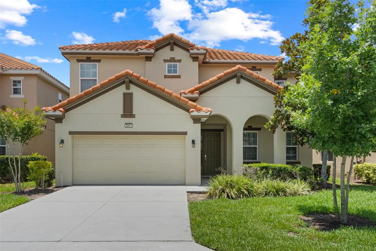 Slide show image of the Orlando Florida Home for Sale 02