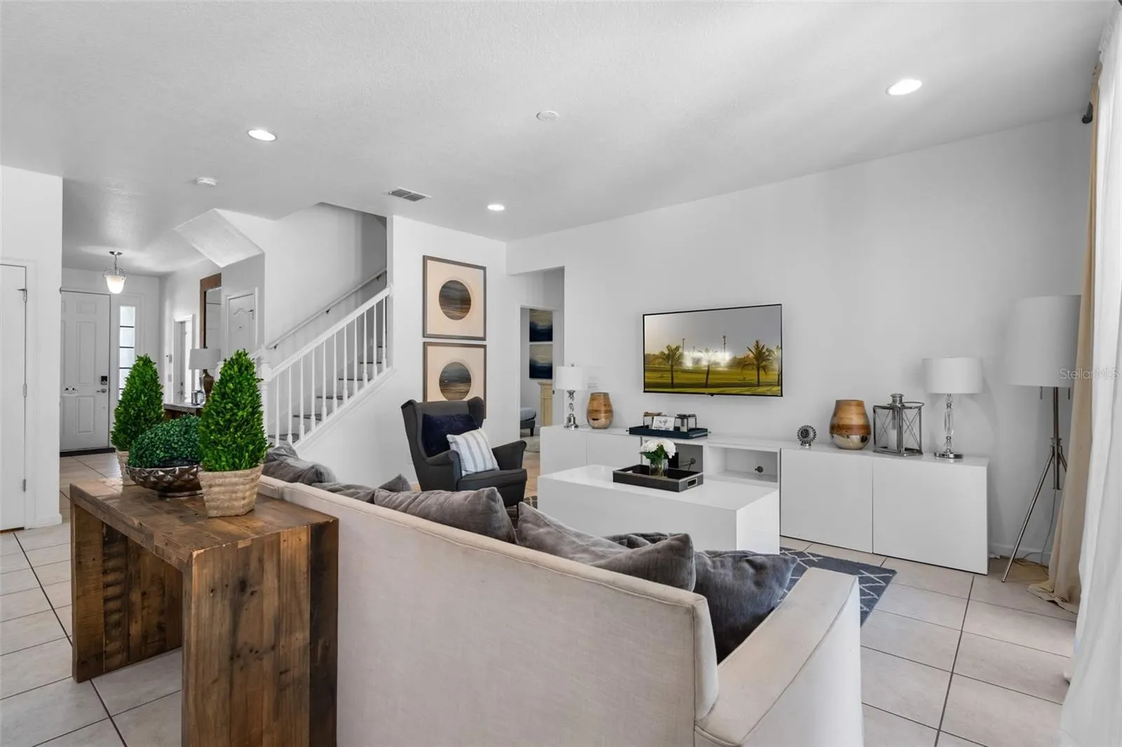 Slide show image of the Orlando Florida Home for Sale 03