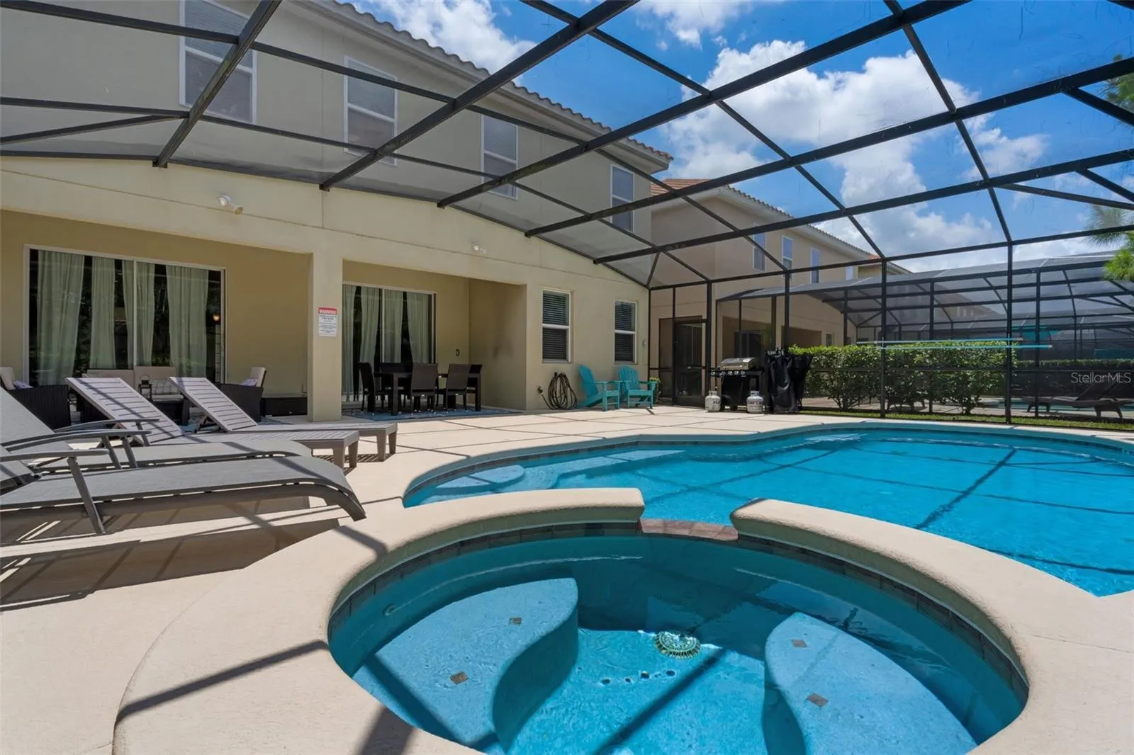 Slide show image of the Orlando Florida Home for Sale 34