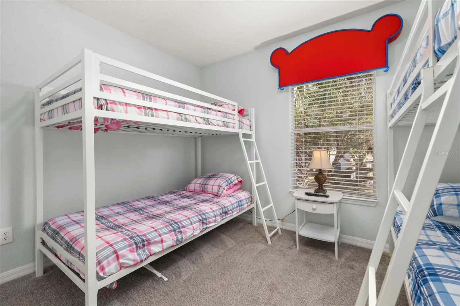 Slide show image of the Orlando Florida Home for Sale 27