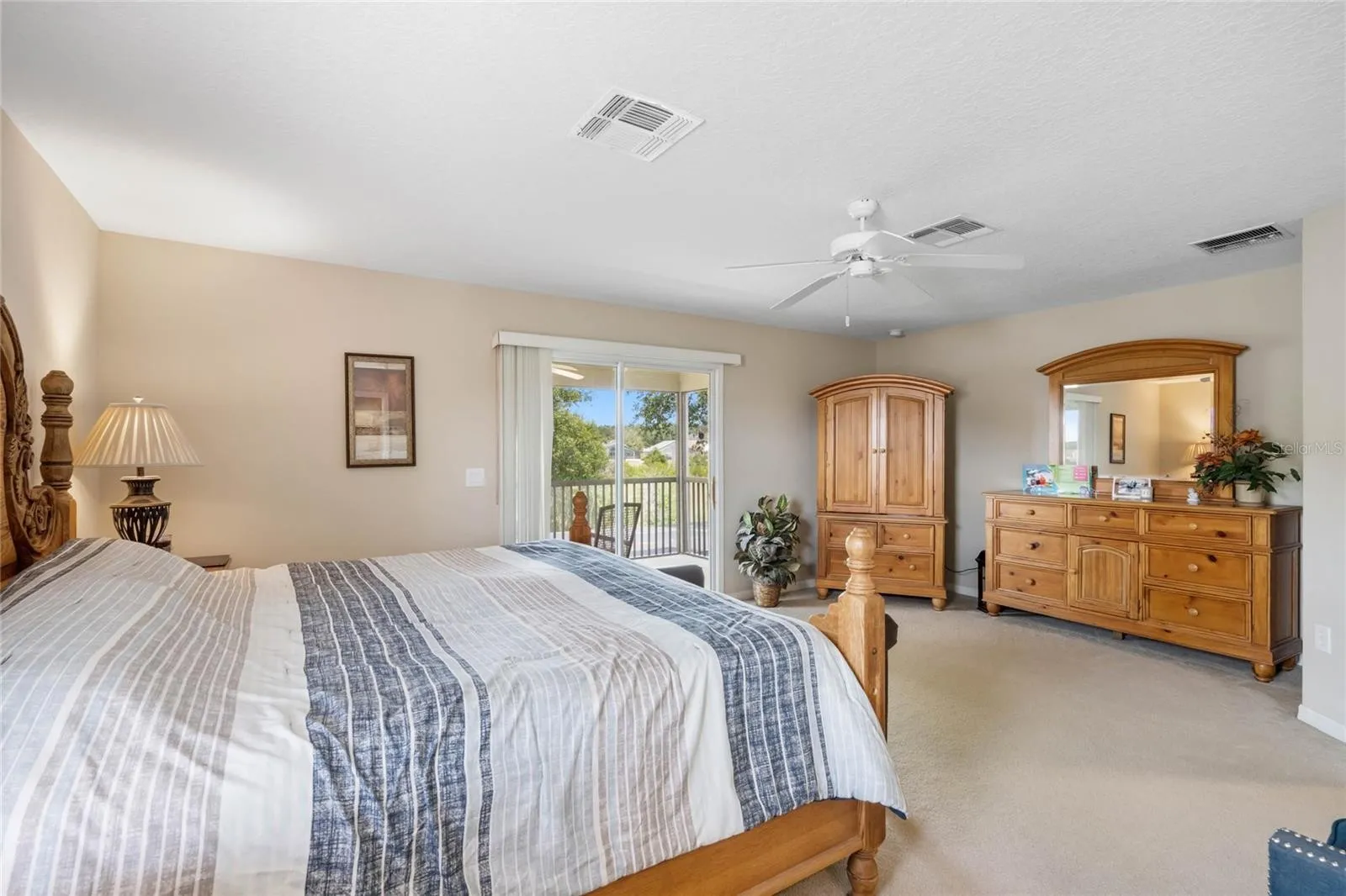Slide show image of the Orlando Florida Home for Sale 03