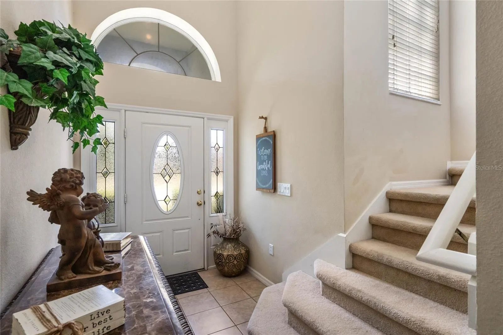 Slide show image of the Orlando Florida Home for Sale 26