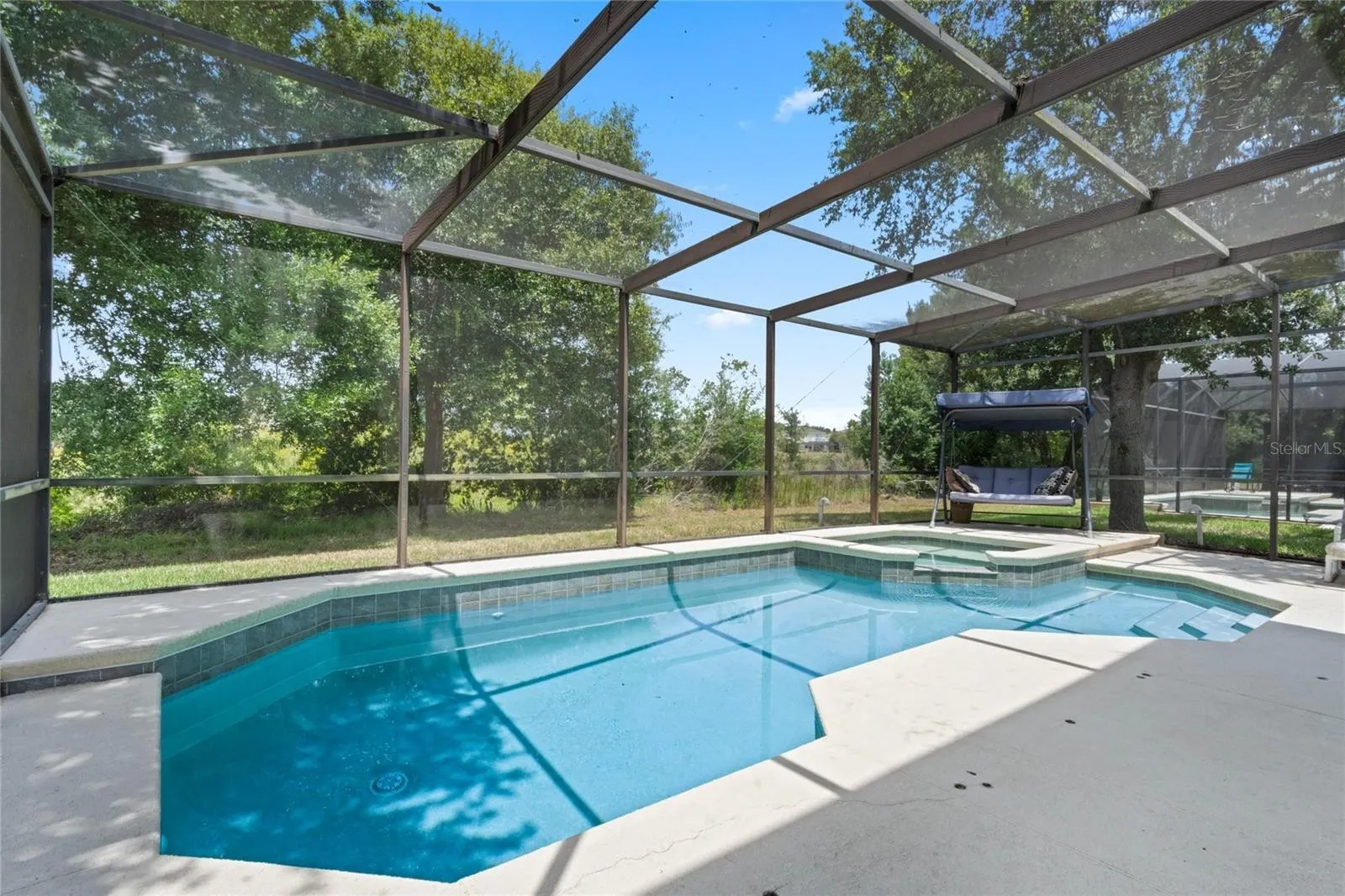 Slide show image of the Orlando Florida Home for Sale 36