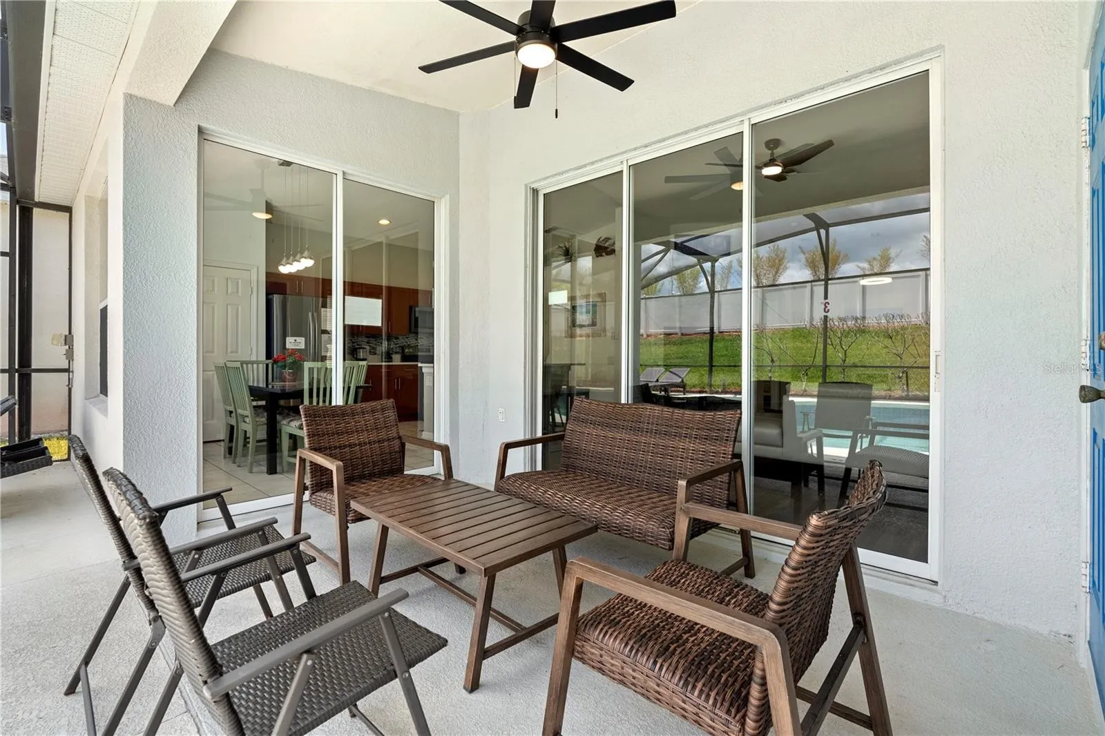 Slide show image of the Orlando Florida Home for Sale 35