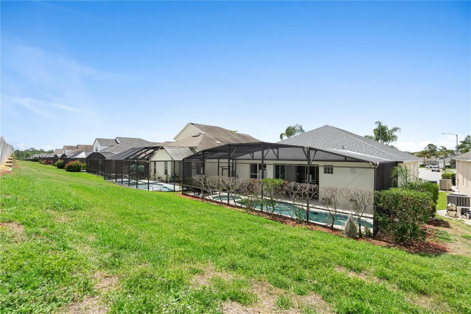 Slide show image of the Orlando Florida Home for Sale 39