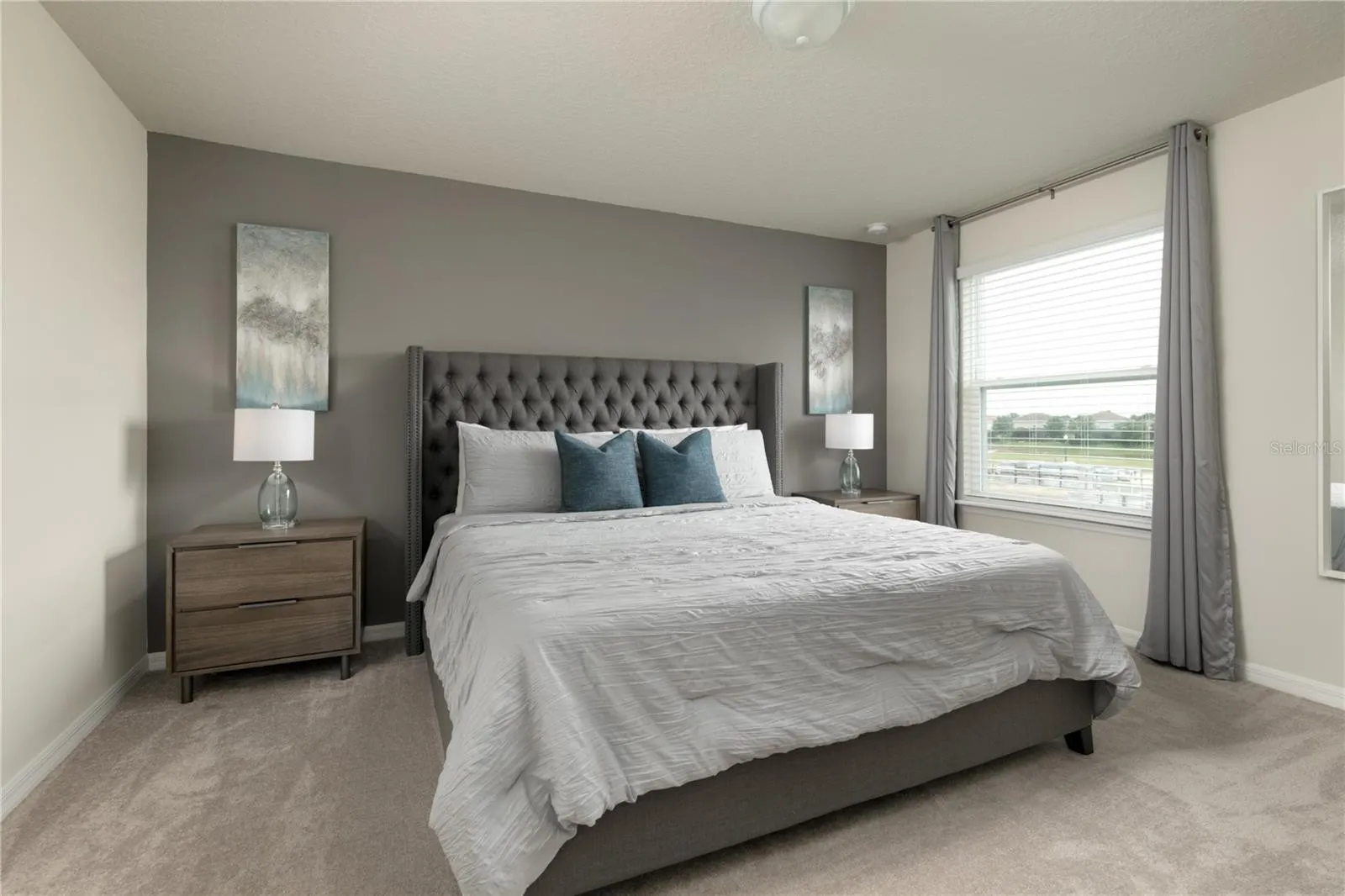 Slide show image of the Orlando Florida Home for Sale 25