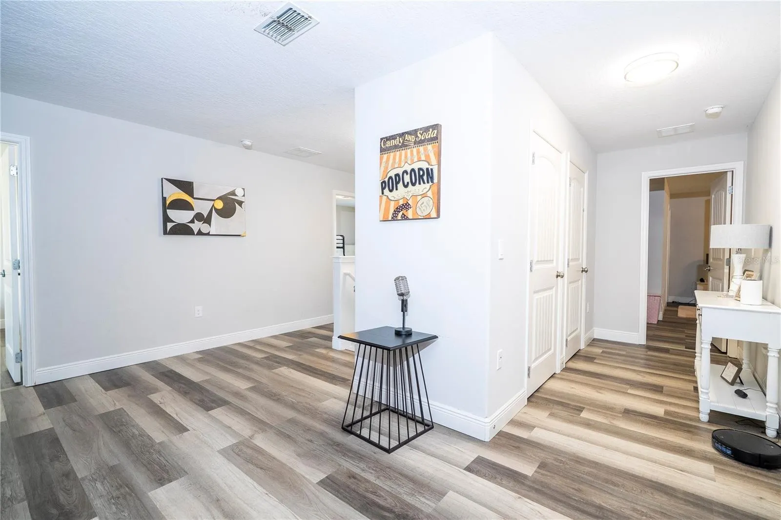 Slide show image of the Orlando Florida Home for Sale 39