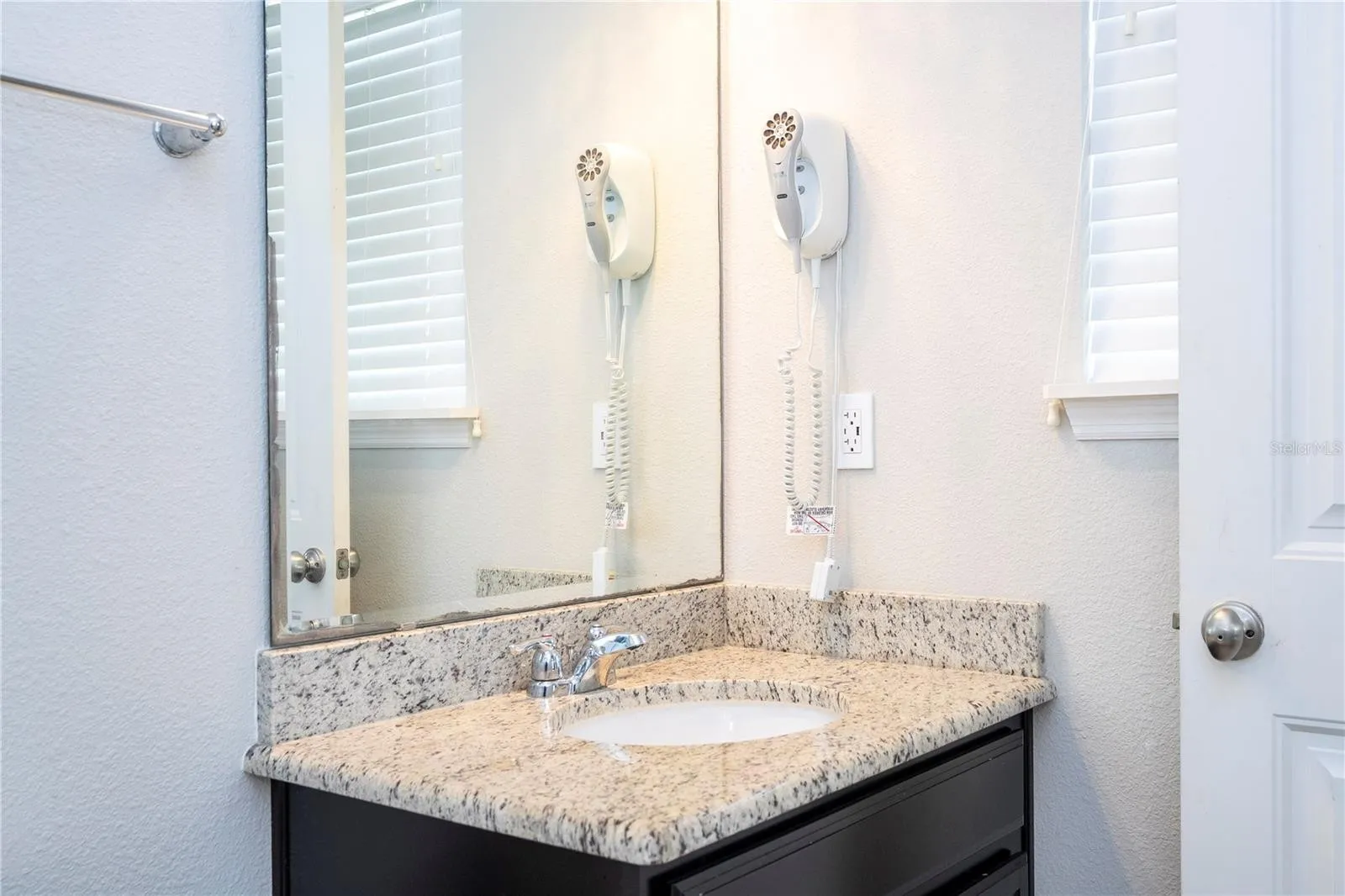 Slide show image of the Orlando Florida Home for Sale 49