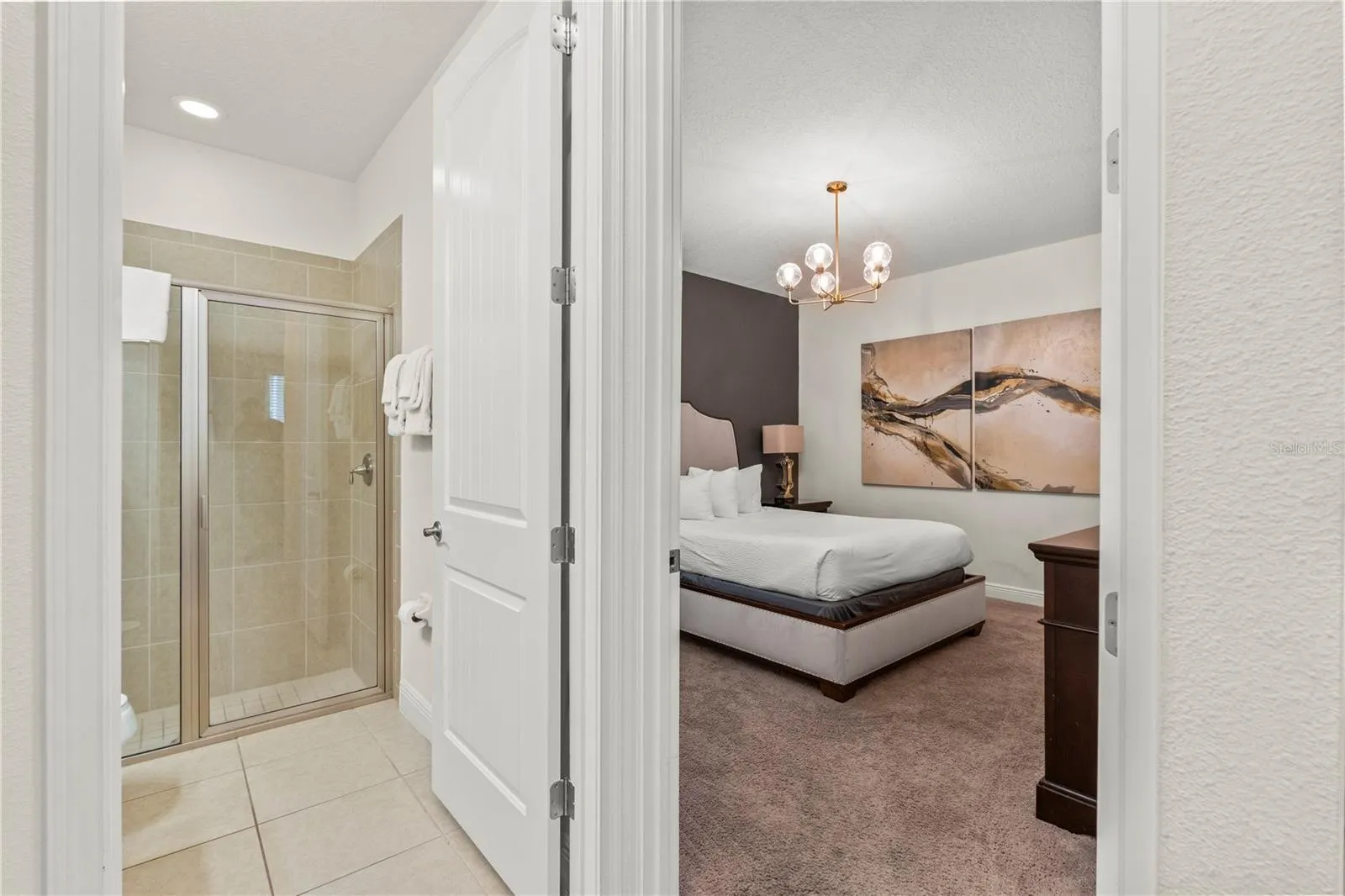 Slide show image of the Orlando Florida Home for Sale 18