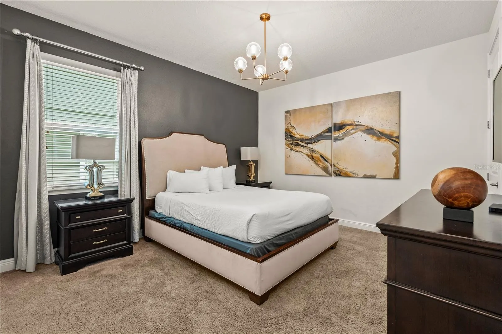 Slide show image of the Orlando Florida Home for Sale 19