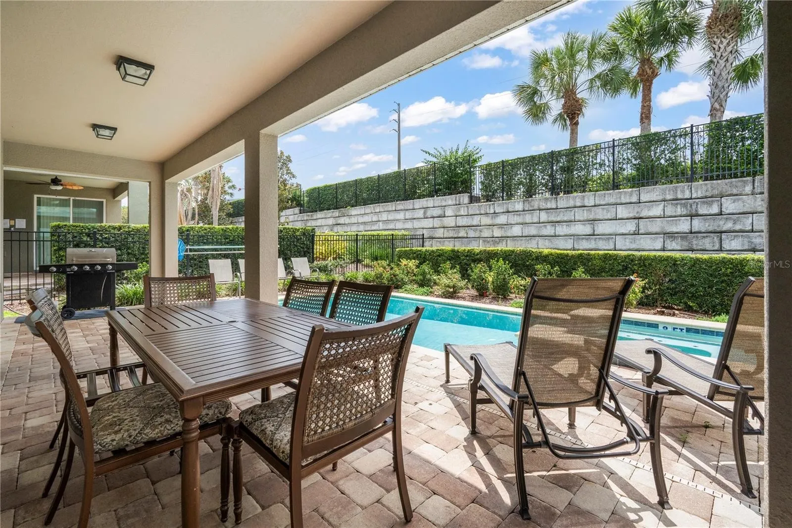Slide show image of the Orlando Florida Home for Sale 25
