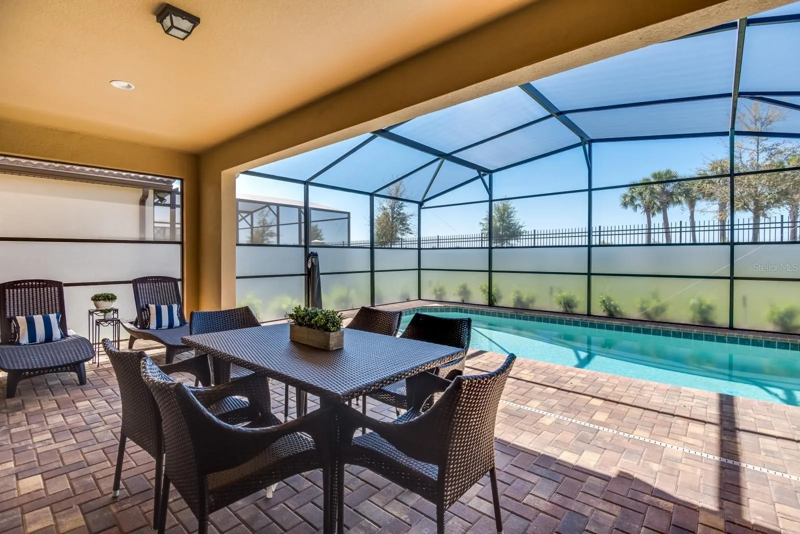 Slide show image of the Orlando Florida Home for Sale 20