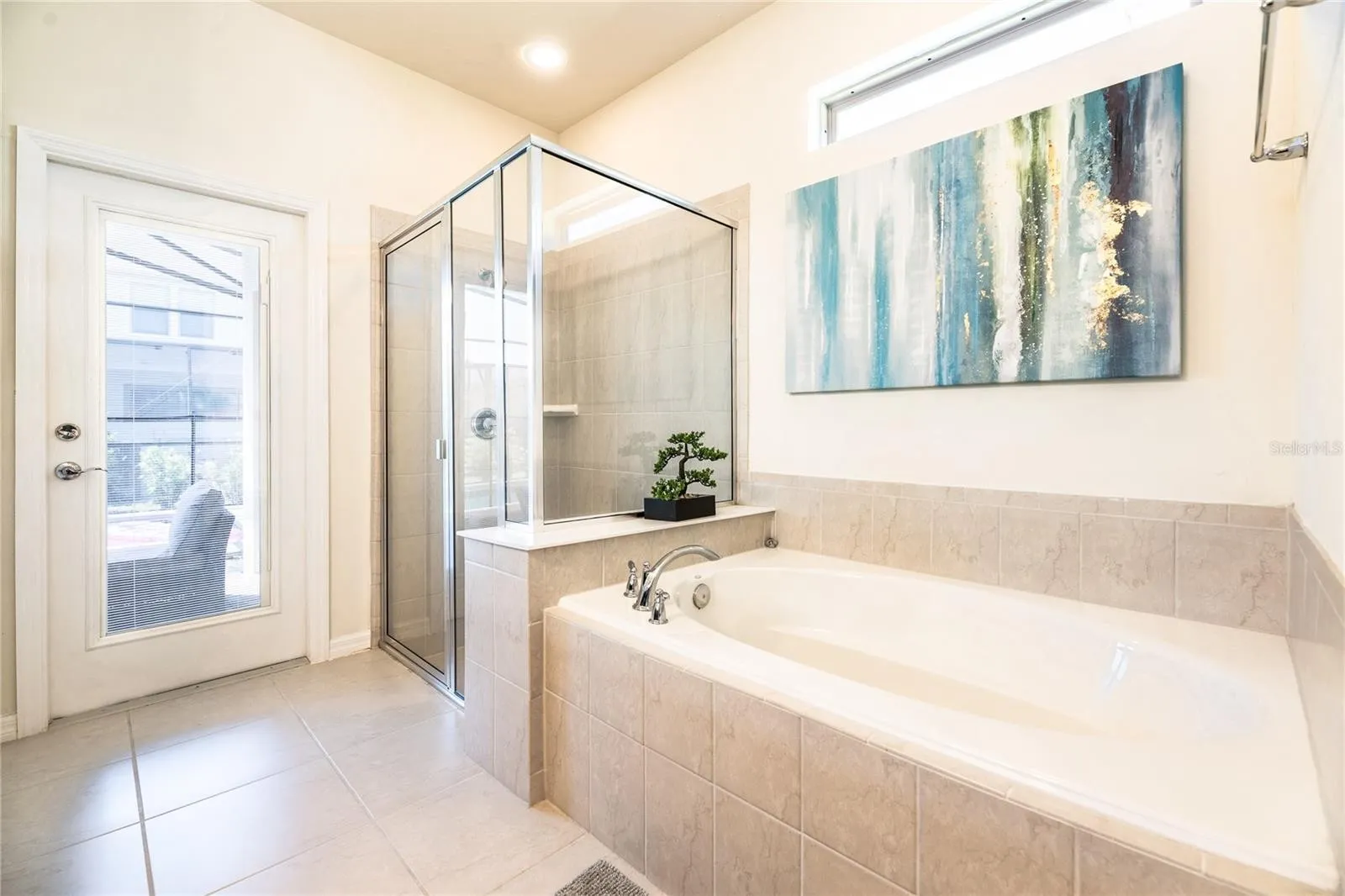 Slide show image of the Orlando Florida Home for Sale 14
