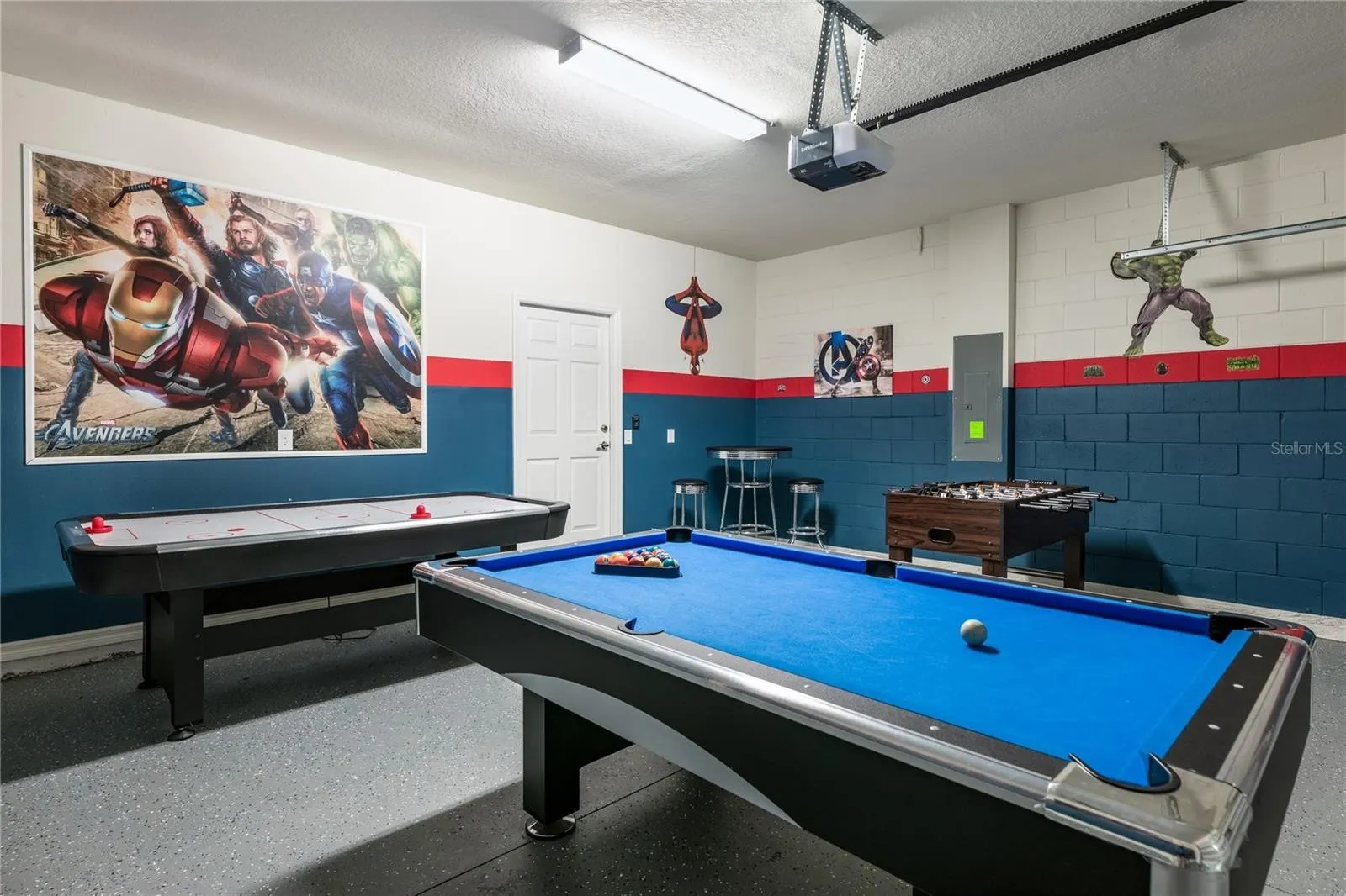 Slide show image of the Orlando Florida Home for Sale 33