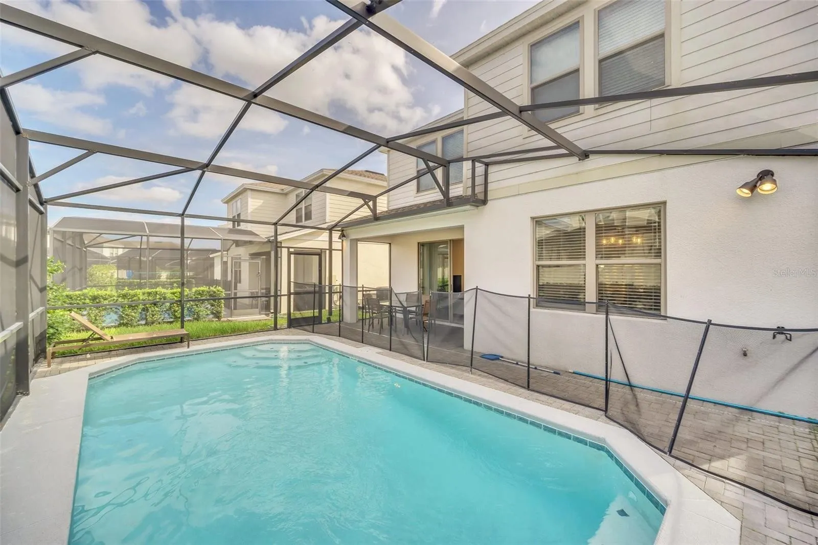 Slide show image of the Orlando Florida Home for Sale 30