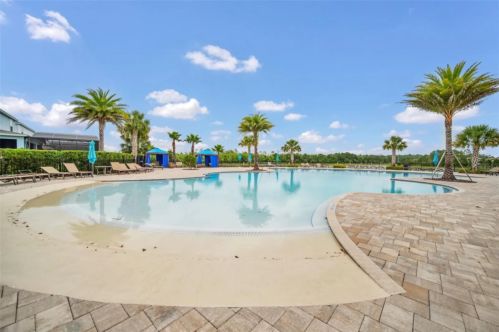 Slide show image of the Orlando Florida Home for Sale 31